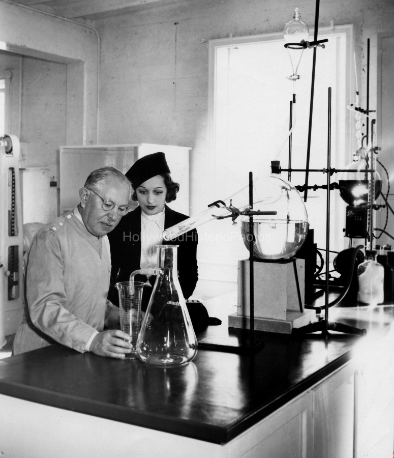Max Factor 1934 2.jpg